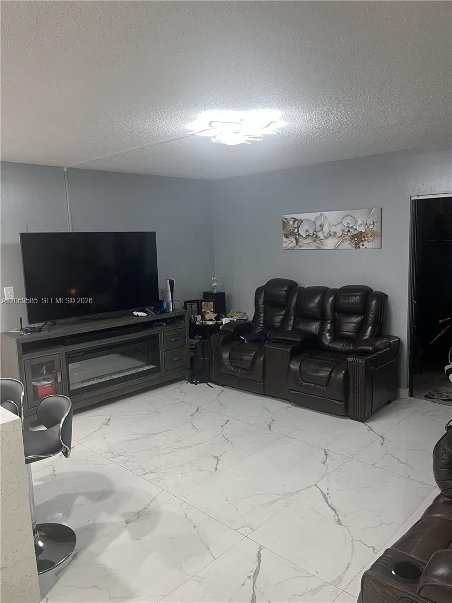 819 NE 199th St # 101, Miami FL 33179 photo 4
