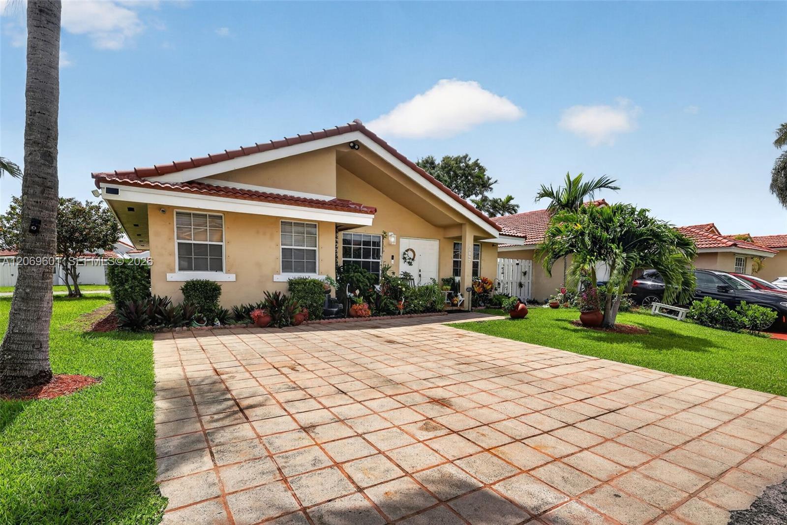 18847 NW 83rd Pl, Hialeah FL 33015 photo 5
