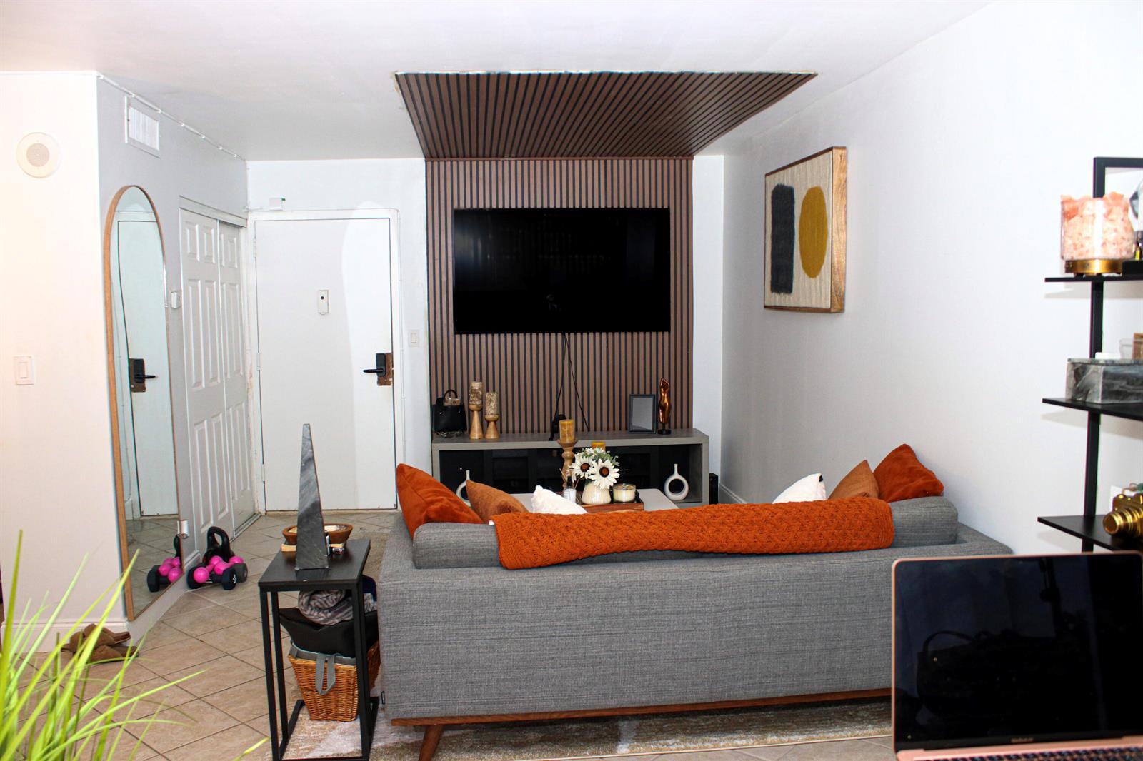 17011 N BAY # 104, Sunny Isles Beach FL 33160 photo 3