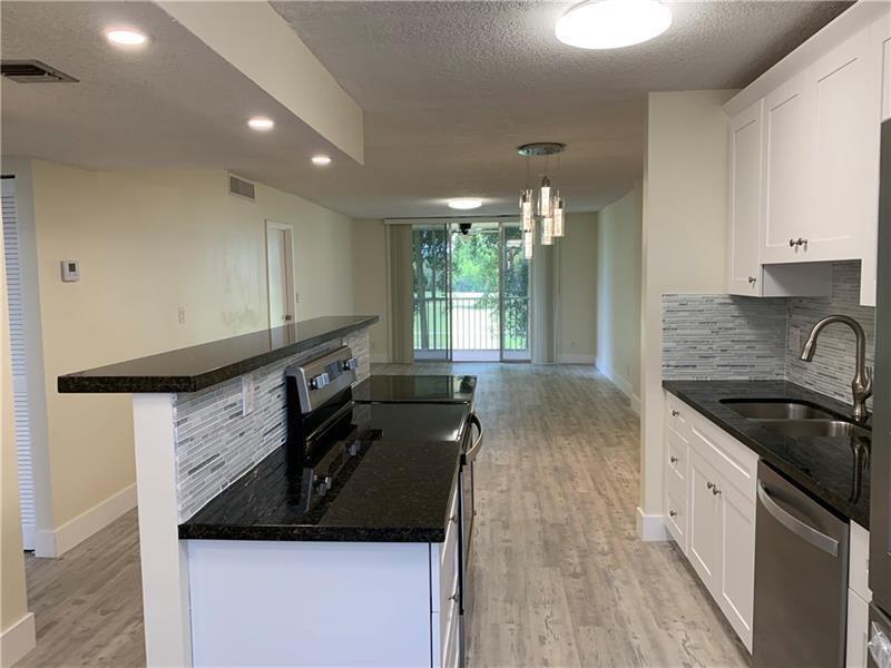 250 JACARANDA Drive # 203, Plantation FL 33324