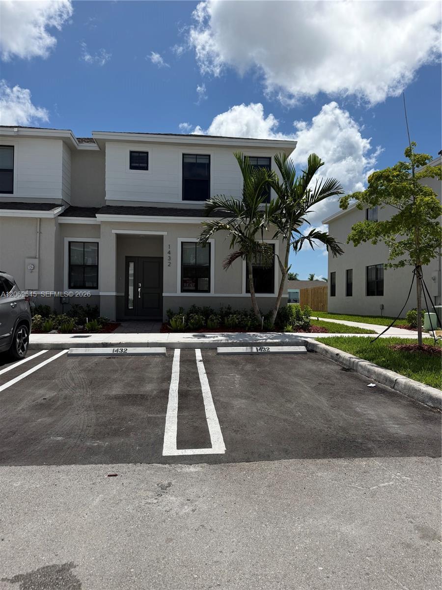1432 NE 4th Ave # 0, Florida City FL 33034 photo 2