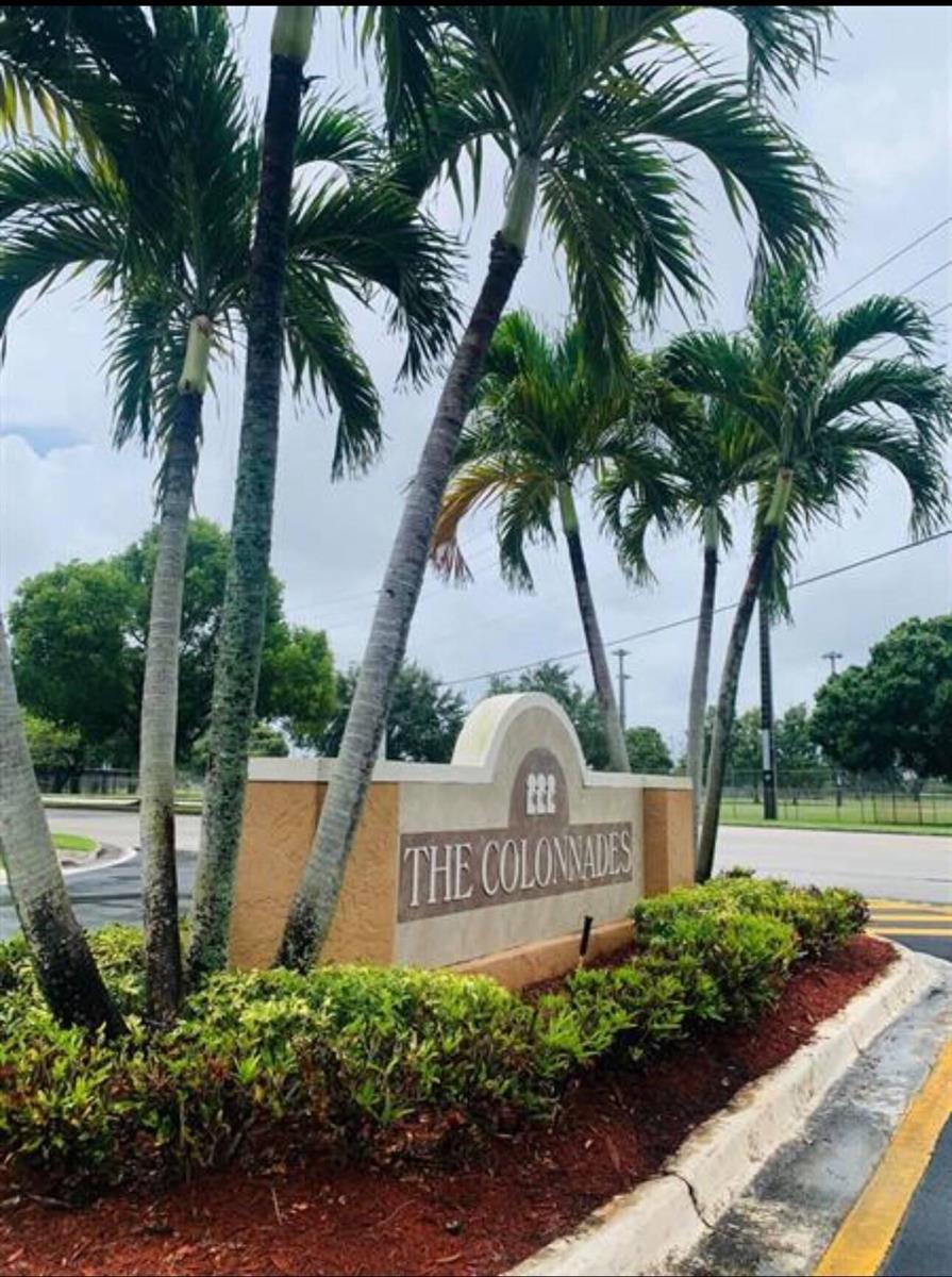 832 NW 92ND Avenue, Plantation FL 33324 photo 2