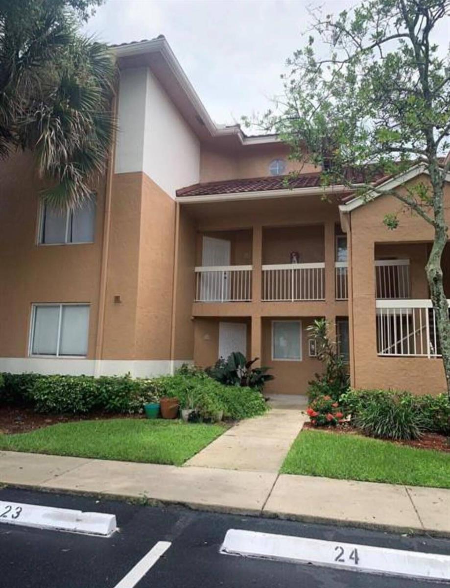 832 NW 92ND Avenue, Plantation FL 33324