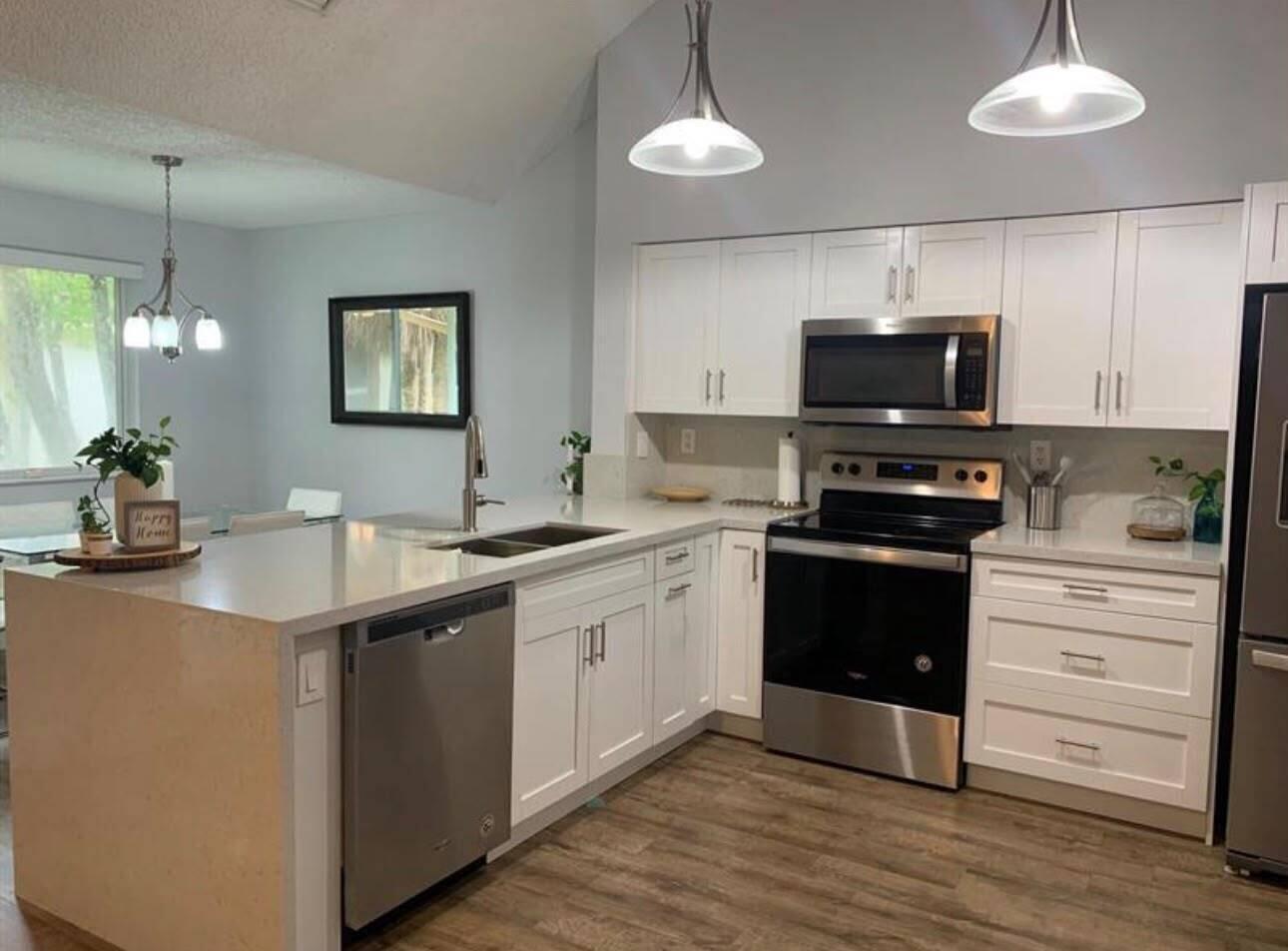 832 NW 92ND Avenue, Plantation FL 33324 photo 4