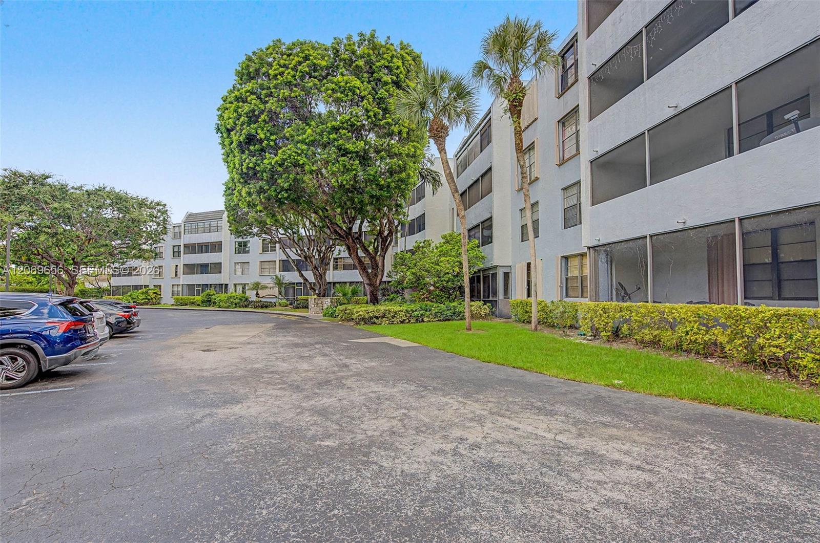 10852 N Kendall Dr # 314, Miami FL 33176 photo 2