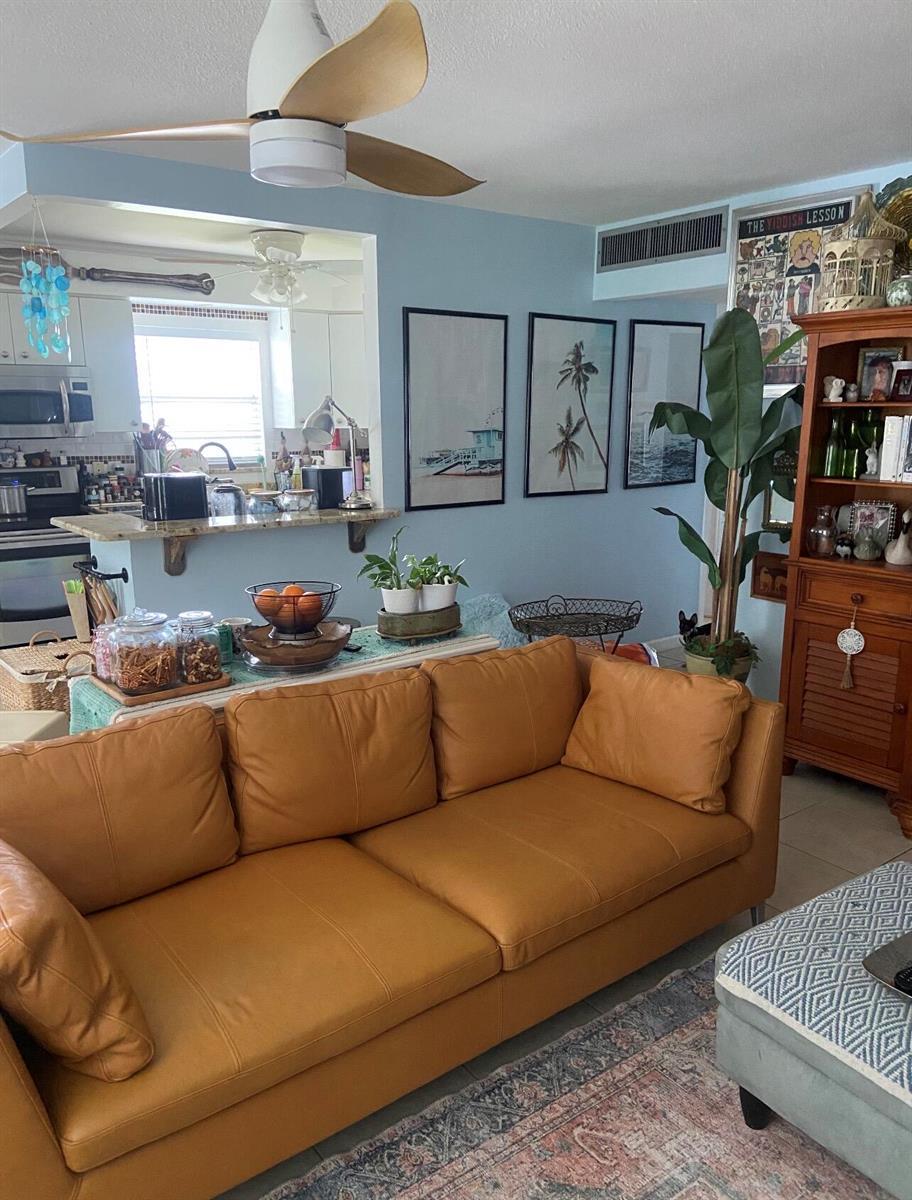 208 Valencia I, Delray Beach FL 33446 photo 2