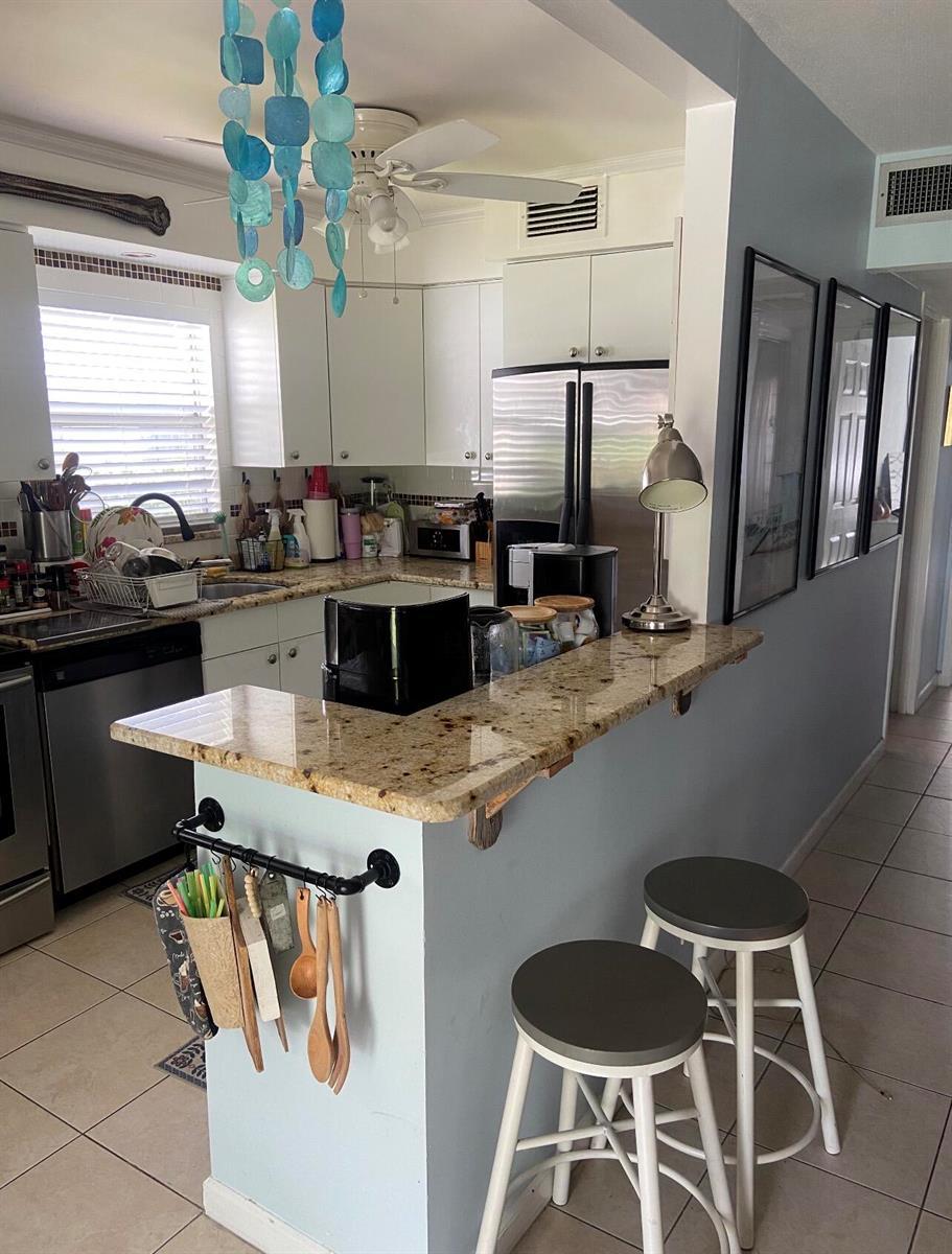 208 Valencia I, Delray Beach FL 33446 photo 5