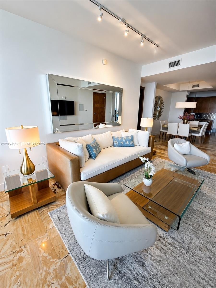 18101 Collins Ave # 1807, Sunny Isles Beach FL 33160