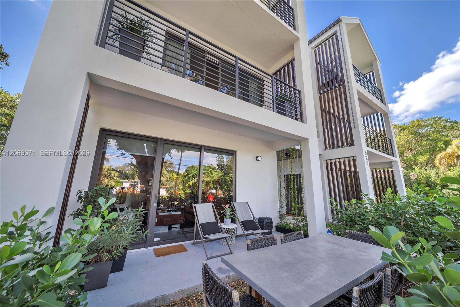 320 NE 126th St # 32, North Miami FL 33161 photo 2