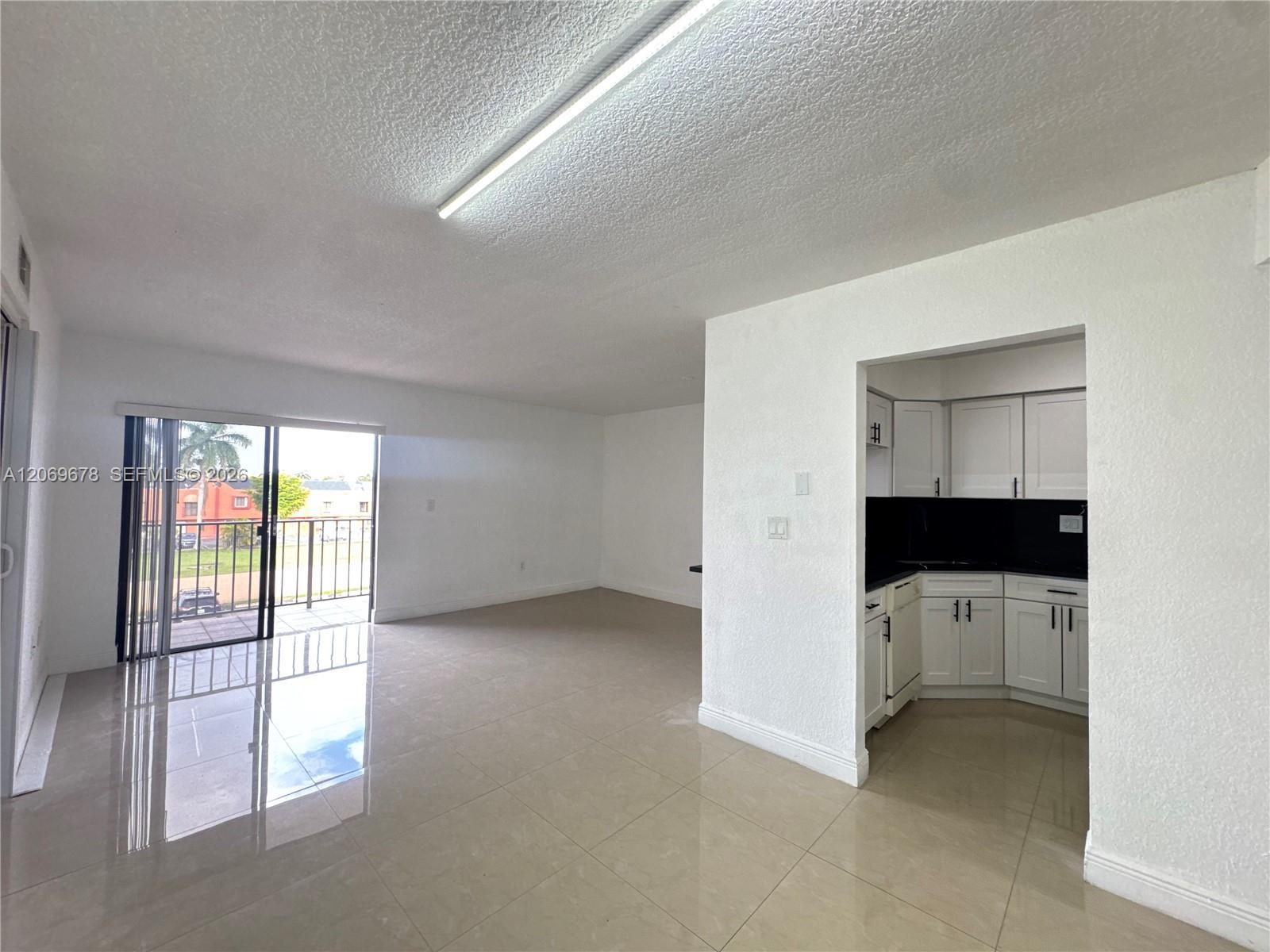8500 NW 8th St # 303, Miami FL 33126 photo 2