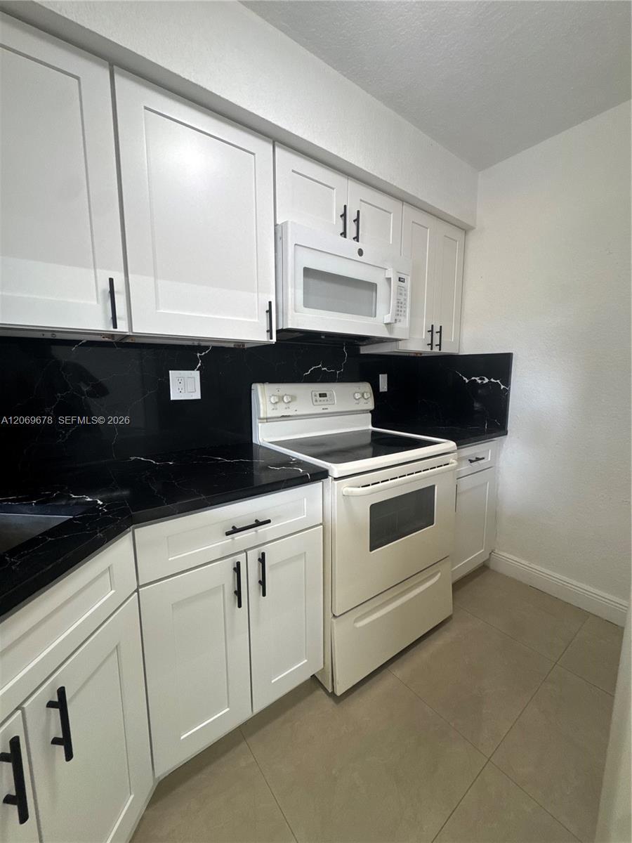 8500 NW 8th St # 303, Miami FL 33126 photo 4