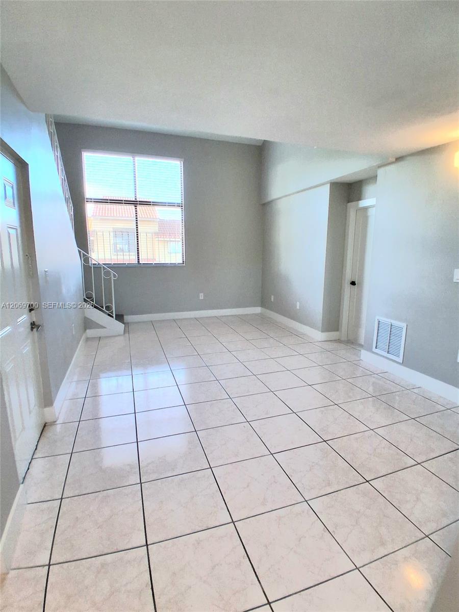 2770 W 60th Pl # 201, Hialeah FL 33016 photo 2