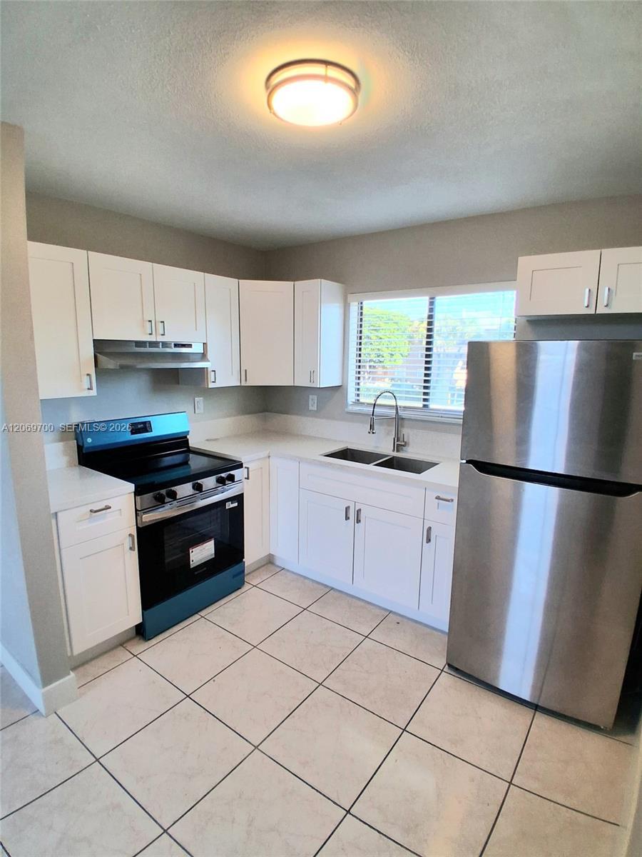 2770 W 60th Pl # 201, Hialeah FL 33016 photo 3