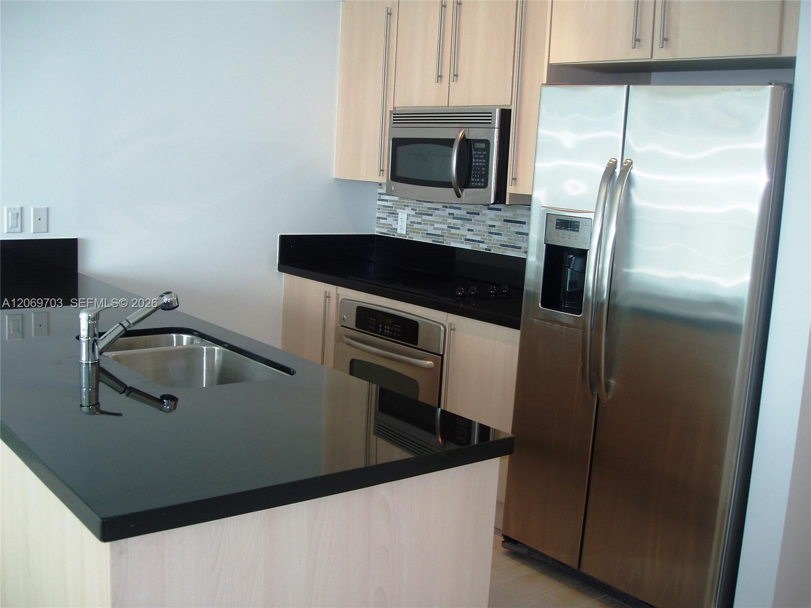 79 SW 12 # 3611, Miami FL 33130 photo 2