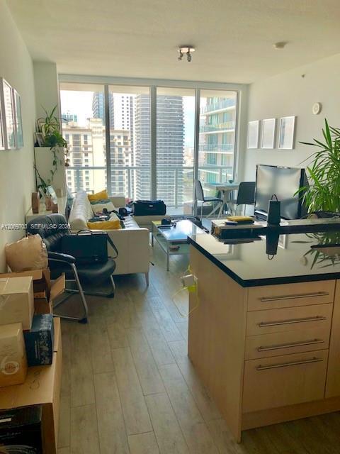 79 SW 12 # 3611, Miami FL 33130