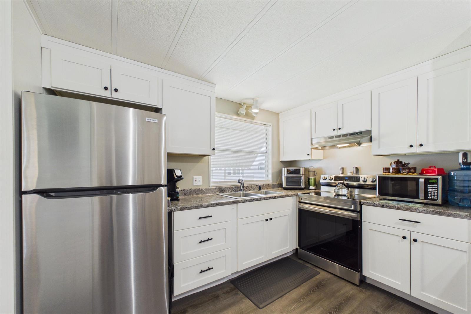 10003 Granada Bay, Boynton Beach FL 33436 photo 2