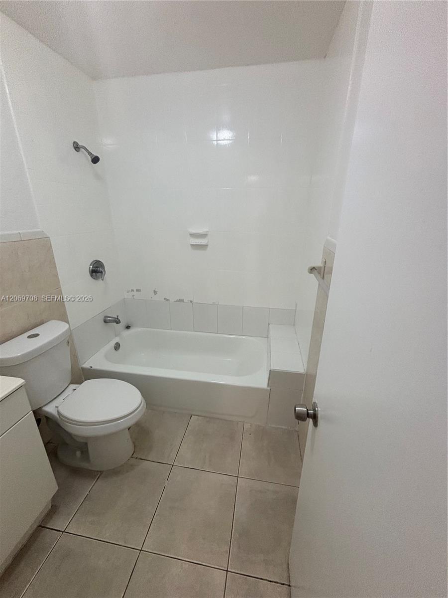7841 Johnson St # 212, Pembroke Pines FL 33024 photo 5