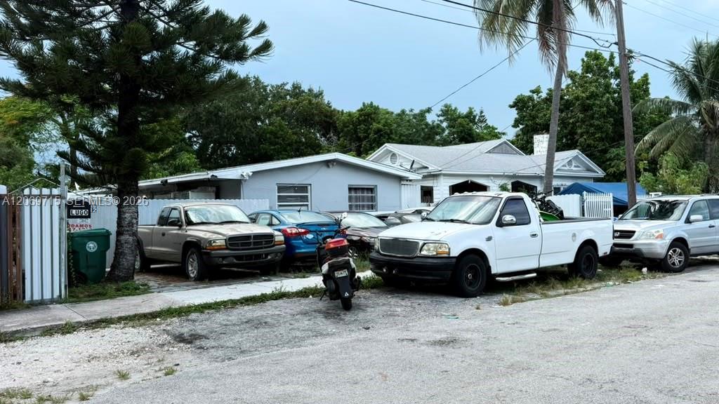 6220 NE Miami Pl, Miami FL 33138 photo 4