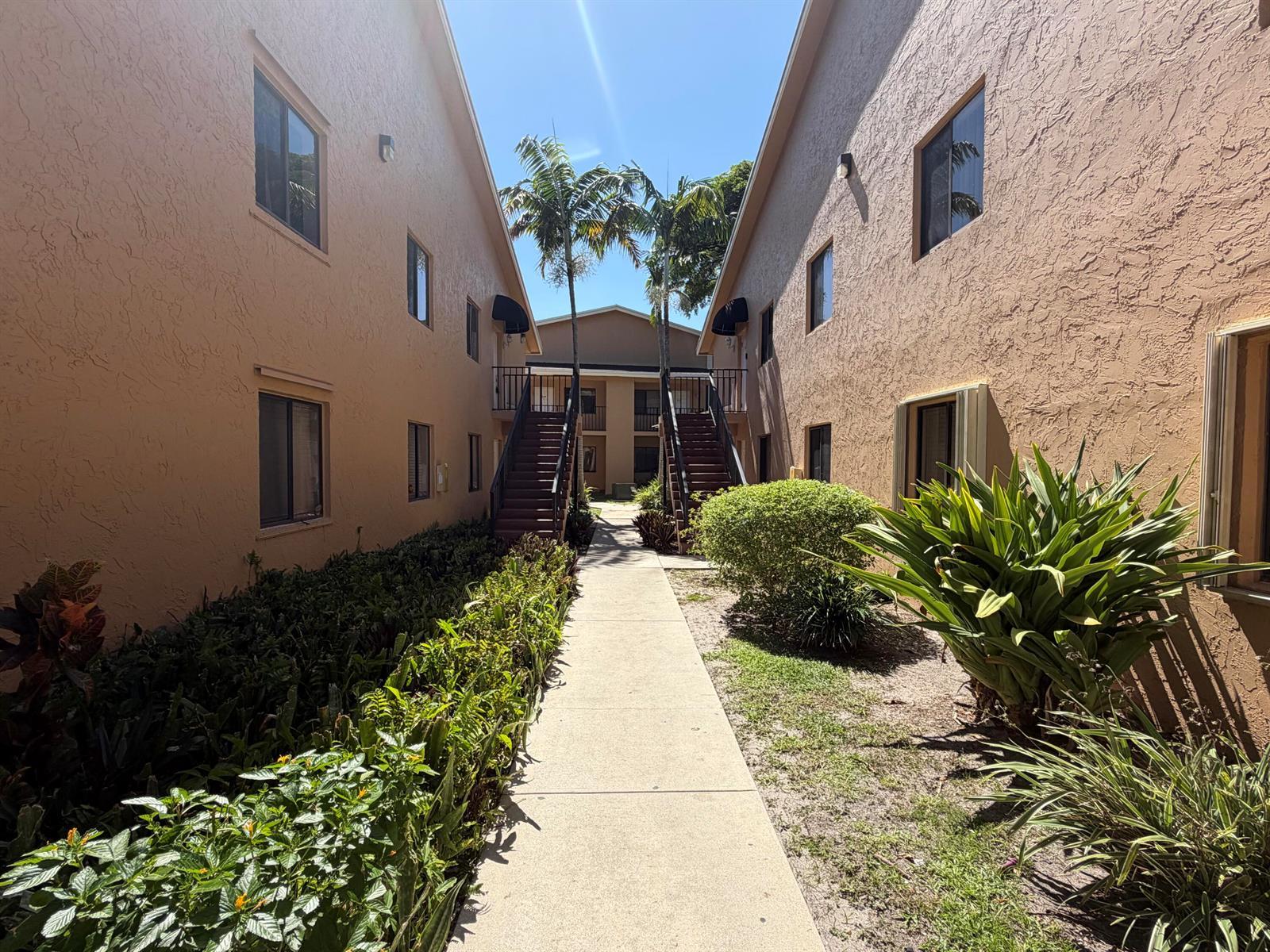 6043 10TH Avenue N # 131, FL 33463 photo 2