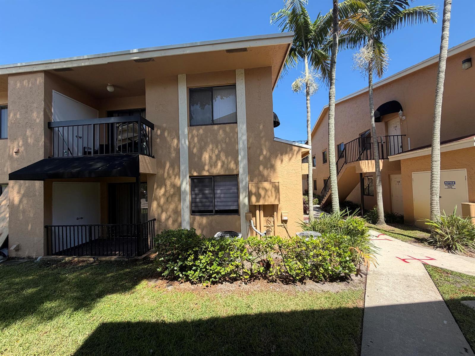 6043 10TH Avenue N # 131, FL 33463 photo 4