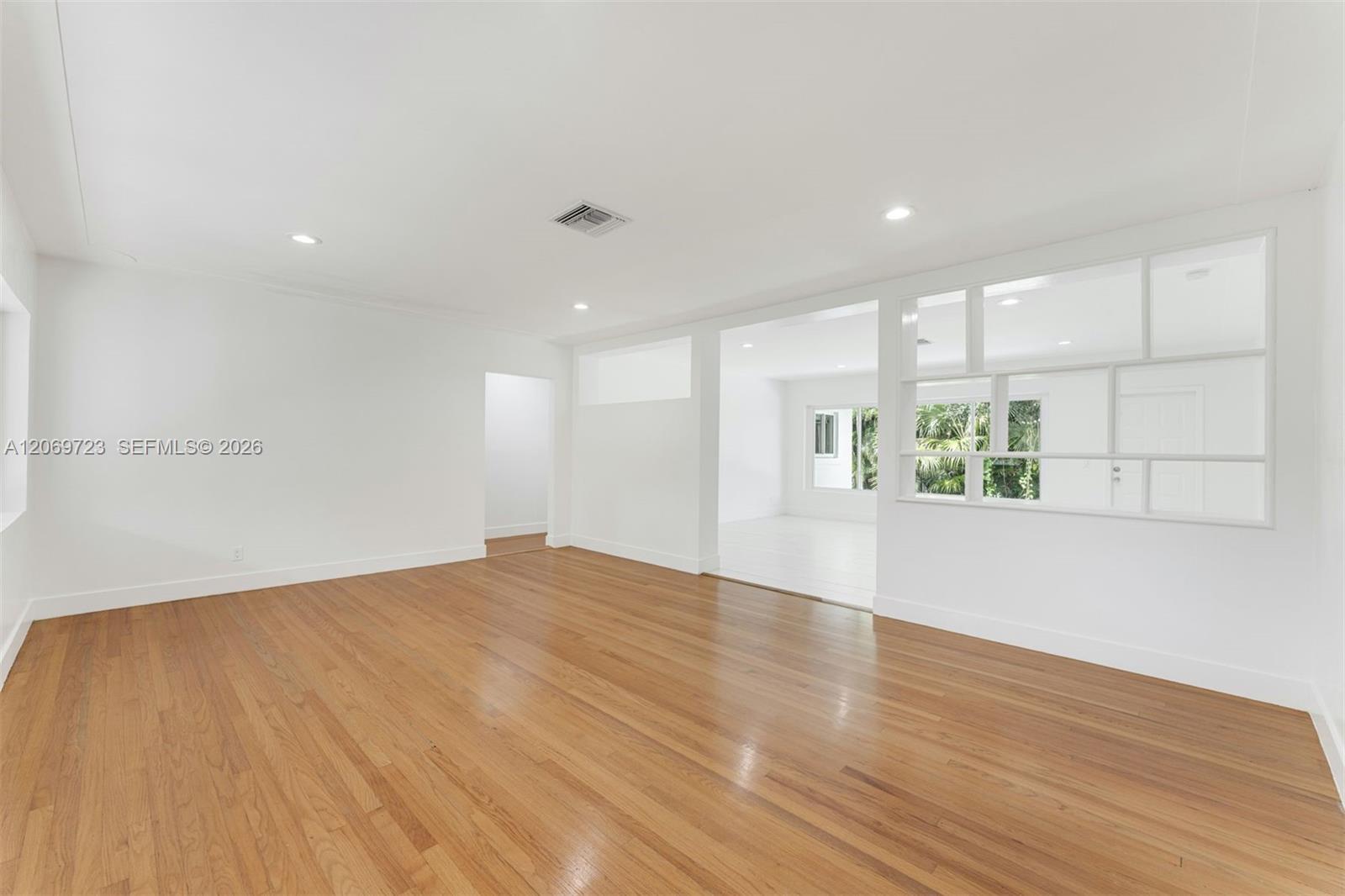4724 Orduna Dr, Coral Gables FL 33146 photo 3