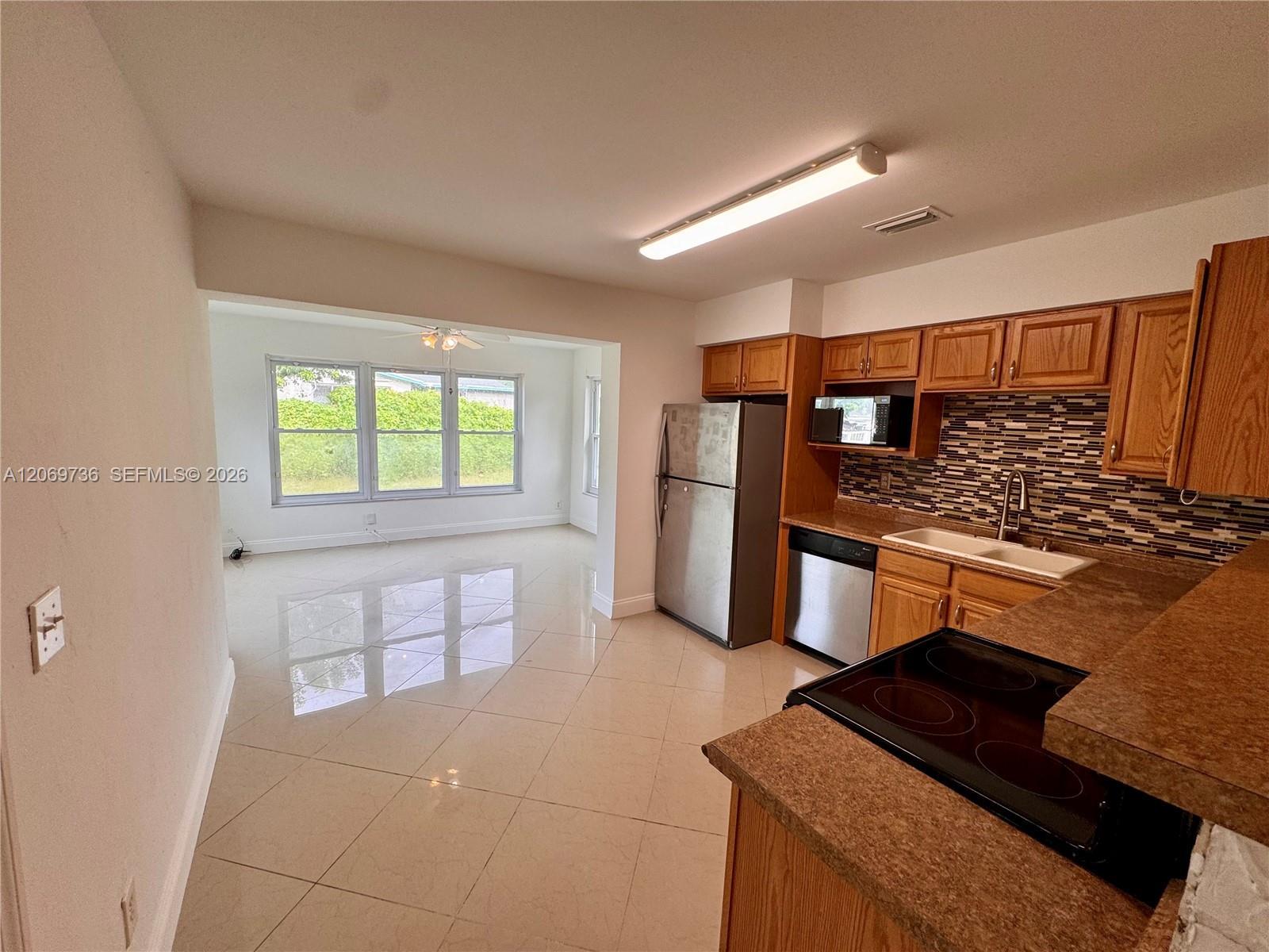 4720 SW 25th Ter, Dania Beach FL 33312 photo 4
