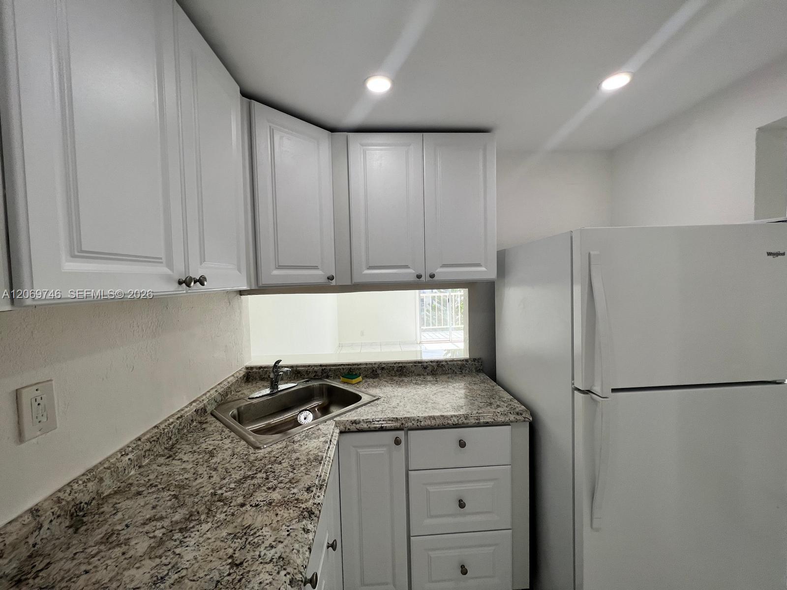 4550 NW 9th St # 605E, Miami FL 33126 photo 2
