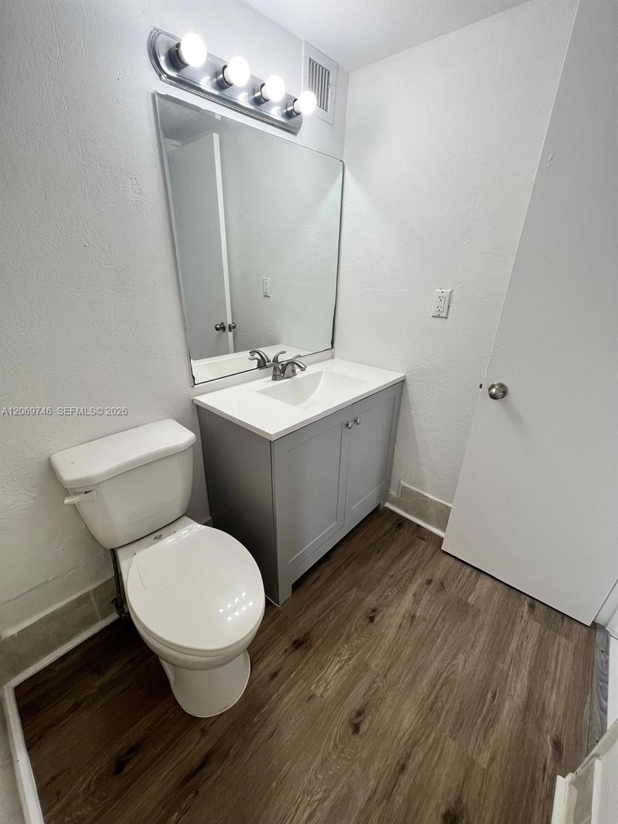 4550 NW 9th St # 605E, Miami FL 33126 photo 4