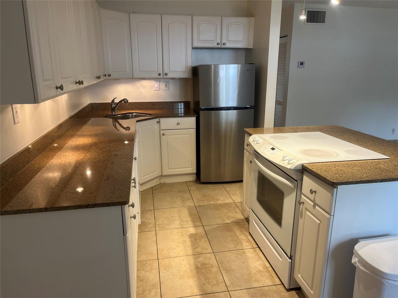 1414 NE 5th Terrace # 2, Fort Lauderdale FL 33304 photo 4