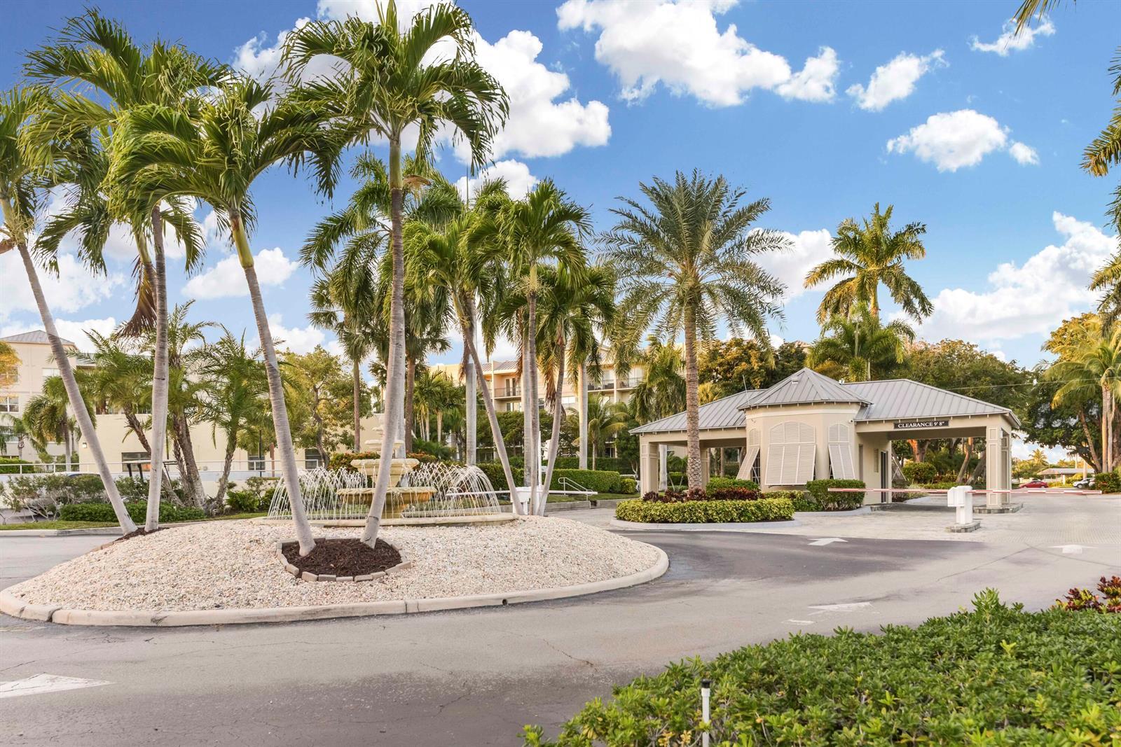 17 ROYAL PALM Way # 105, Boca Raton FL 33432