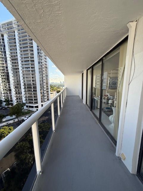 20505 E Country Club Dr # 1036, Aventura FL 33180 photo 3