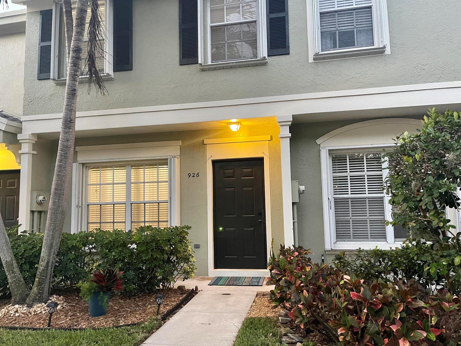 926 Kokomo Key Lane, Delray Beach FL 33483 photo 2