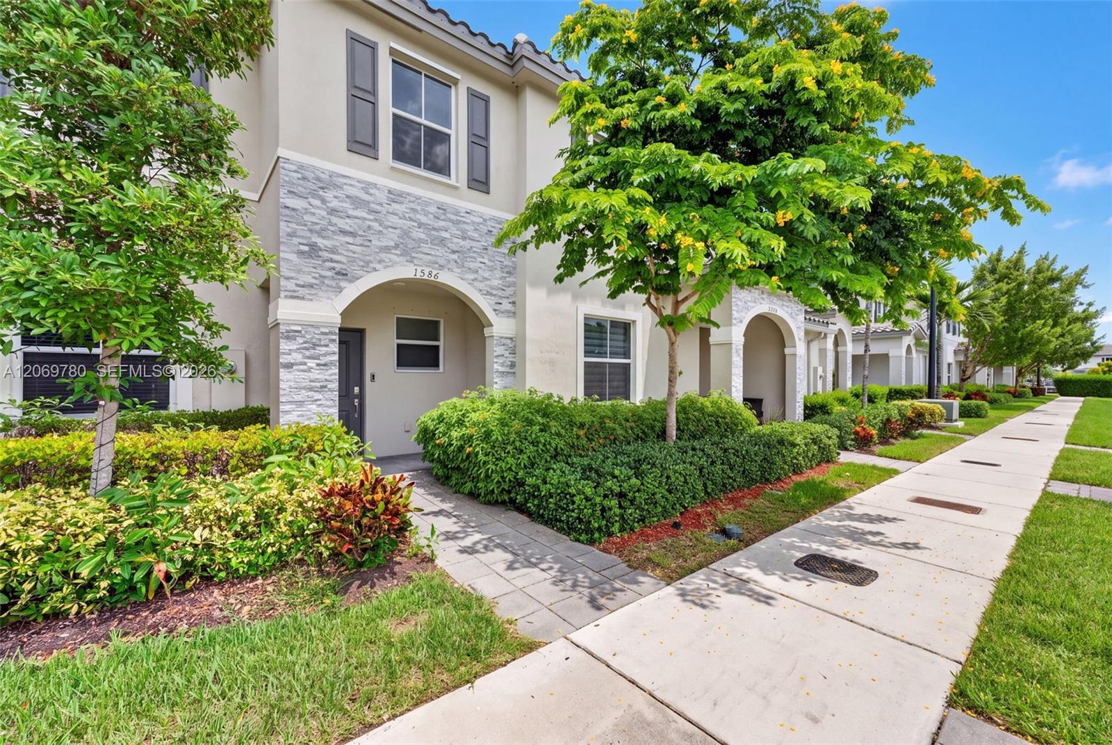 1586 SE 27th Ter # 1586, Homestead FL 33035
