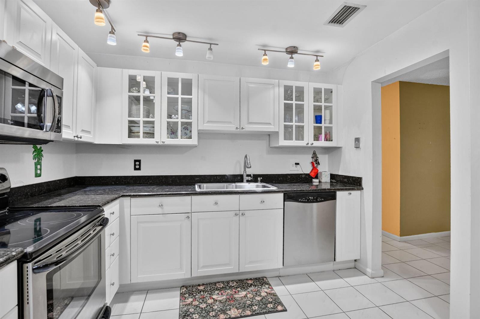 9364 Sable Ridge Circle # D, Boca Raton FL 33428 photo 2