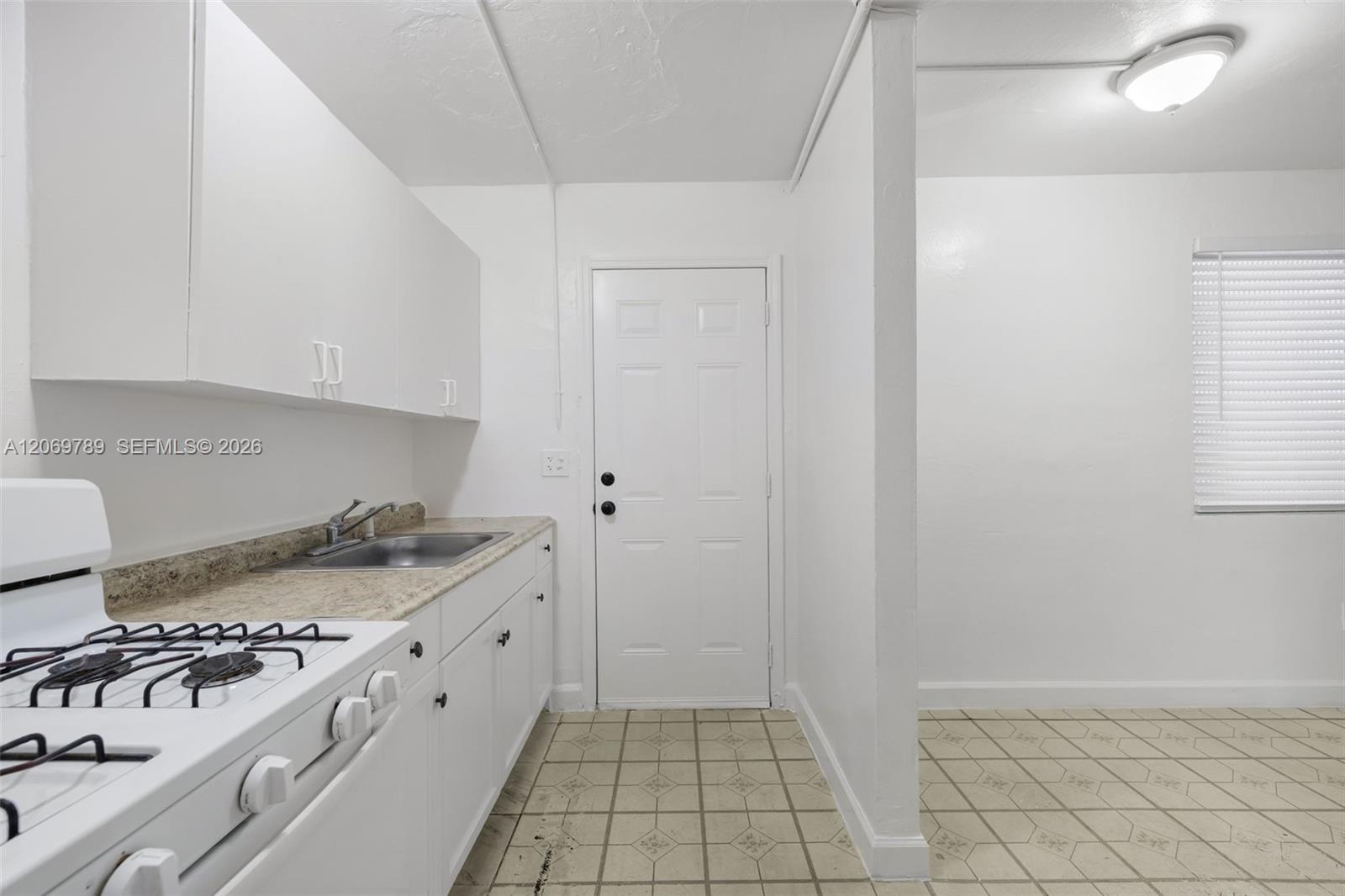 126 SW 18th Ave # 4, Miami FL 33135 photo 2