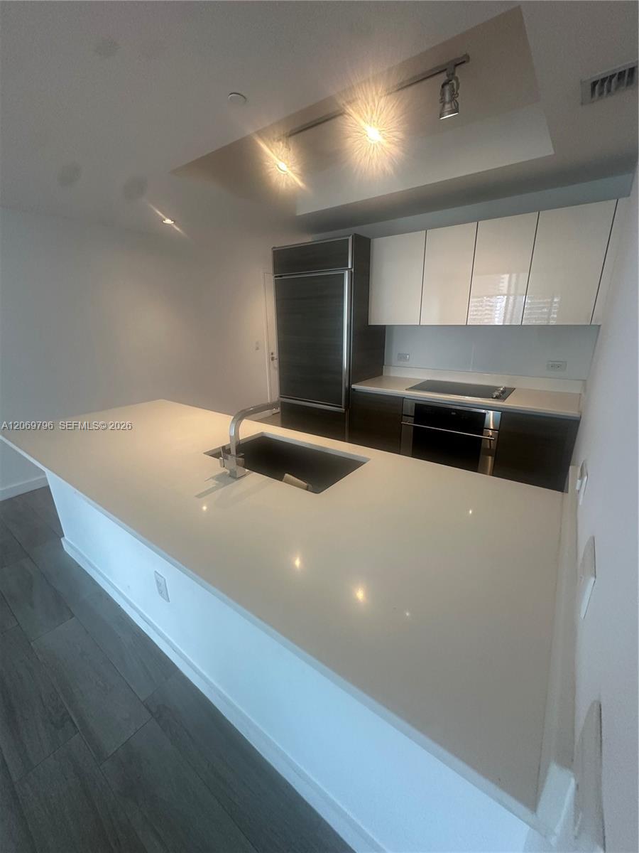1100 S Miami Ave # 2807, Miami FL 33130 photo 2