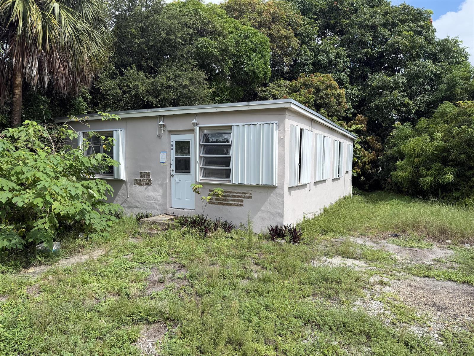 708 SW 7TH Terrace, Dania Beach FL 33004 photo 2