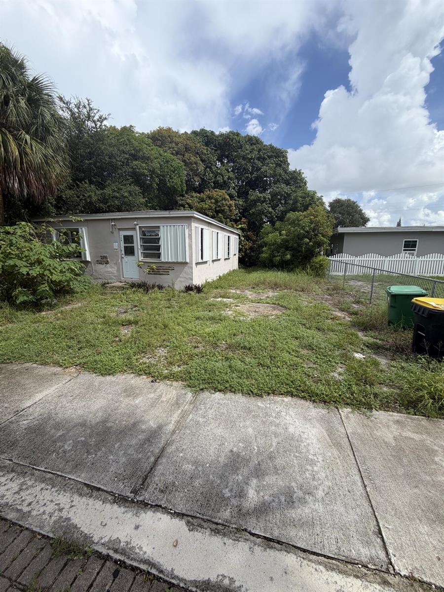 708 SW 7TH Terrace, Dania Beach FL 33004 photo 3