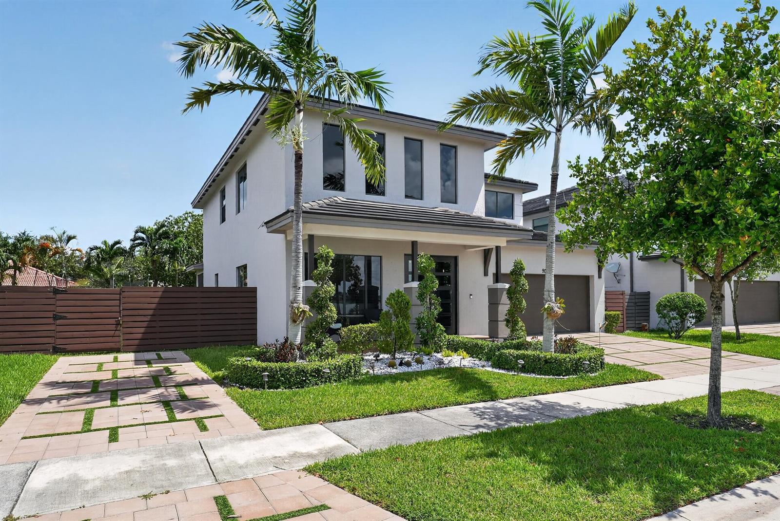 9023 NW 161ST Terrace, Miami Lakes FL 33018 photo 4