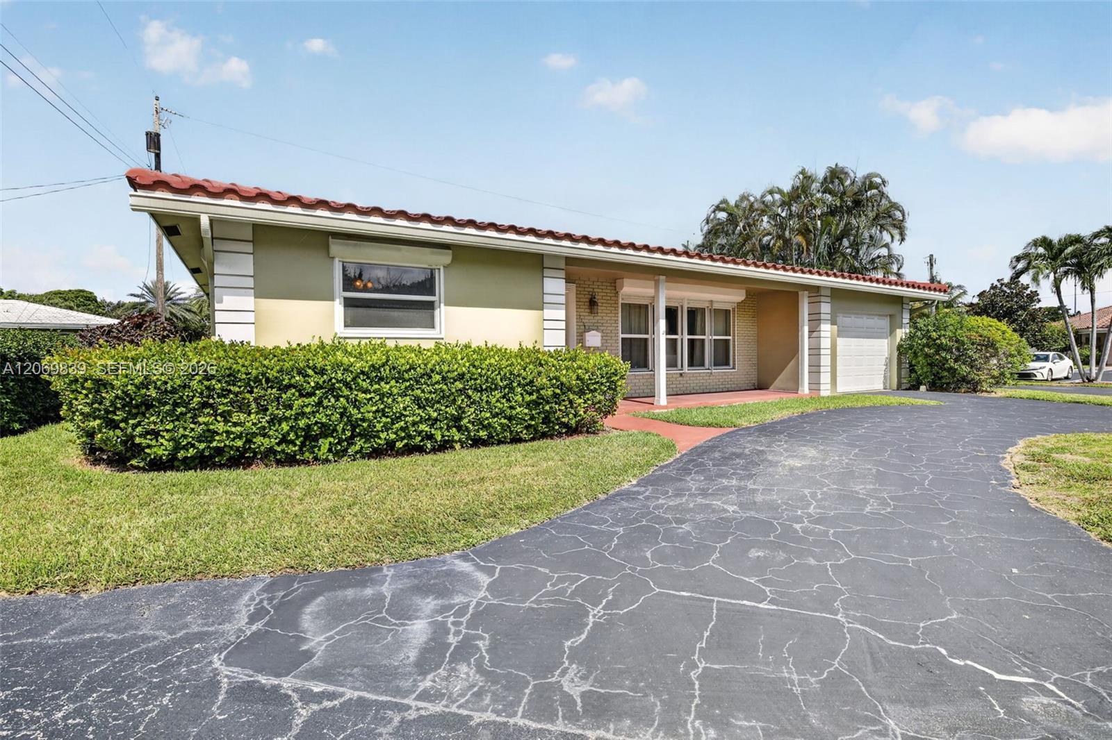 7118 E Tropical Way, Plantation FL 33317 photo 4
