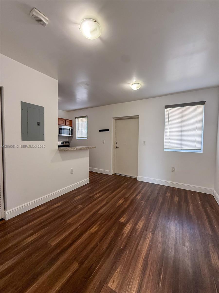 540 NW 7th St # 49, Miami FL 33136 photo 3