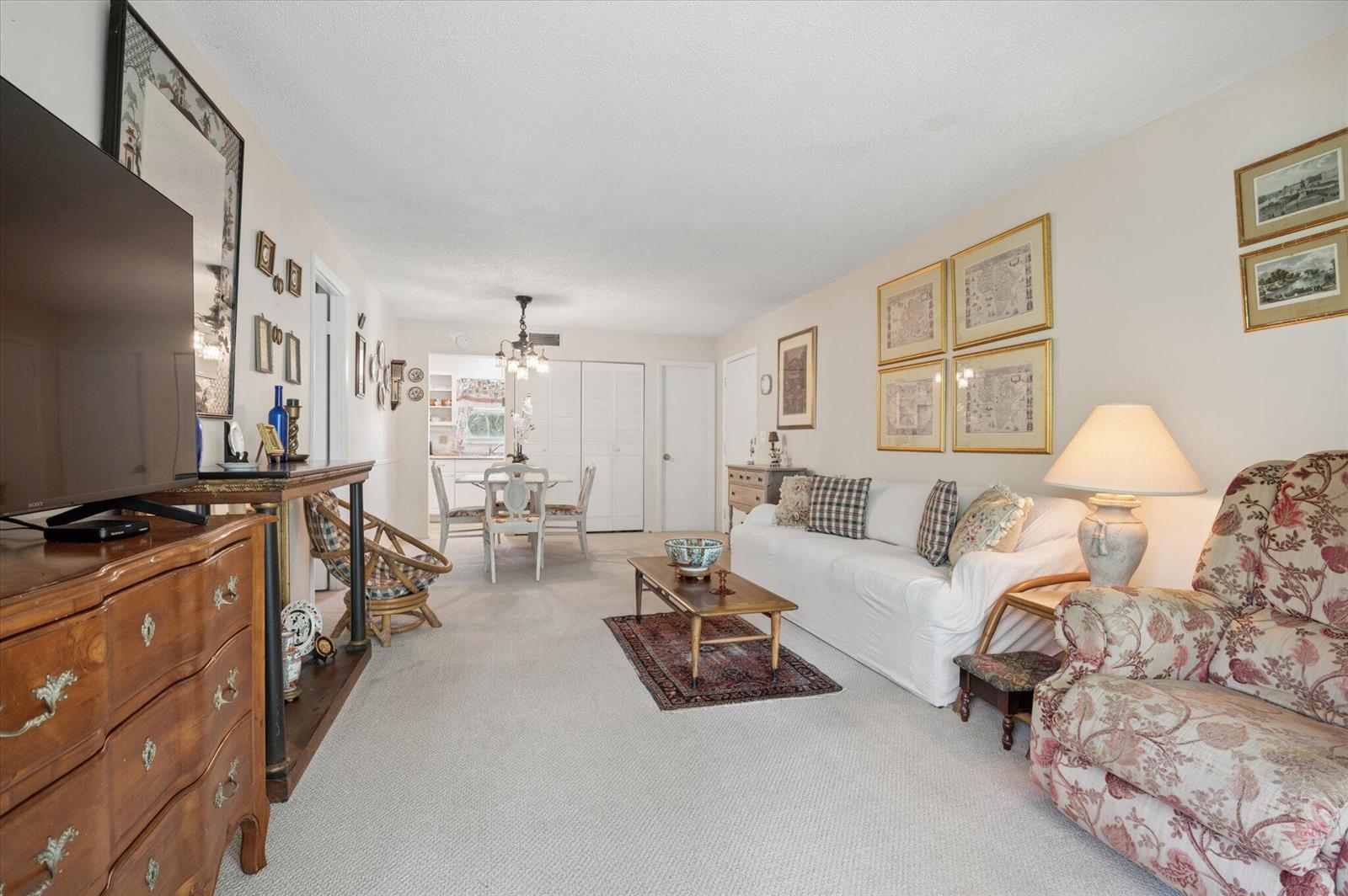 473 Lake Frances Drive, West Palm Beach FL 33411 photo 4