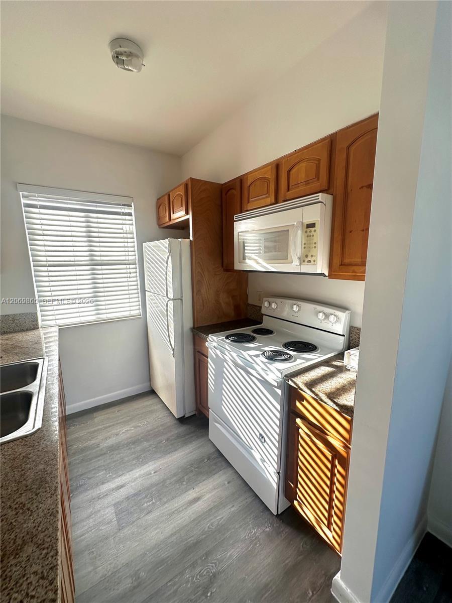 7130 Rue Versailles # 10, Miami Beach FL 33141 photo 5
