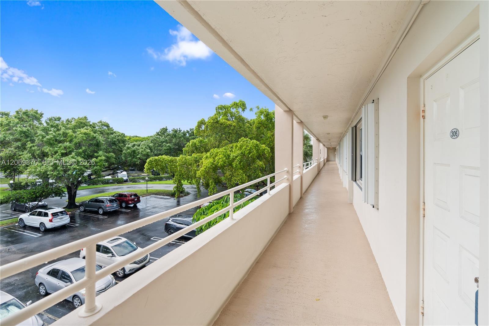 3970 Oaks Clubhouse Dr # 306, Pompano Beach FL 33069 photo 2