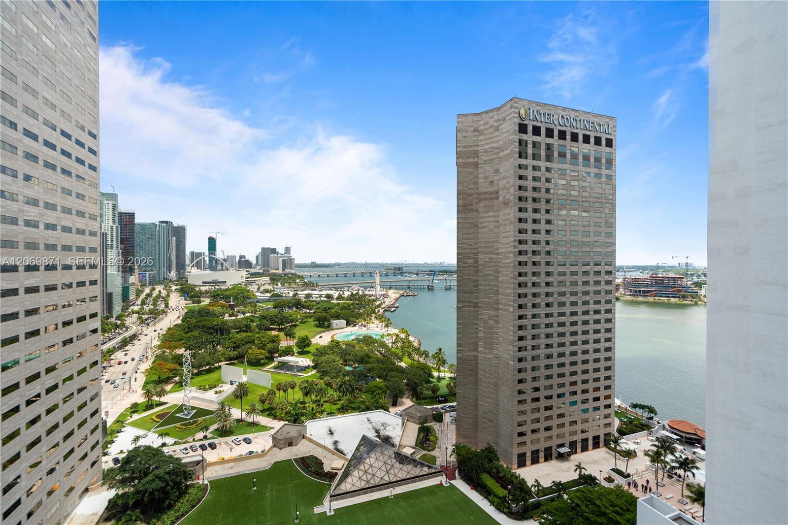325 S Biscayne Blvd # 2522, Miami FL 33131 photo 5