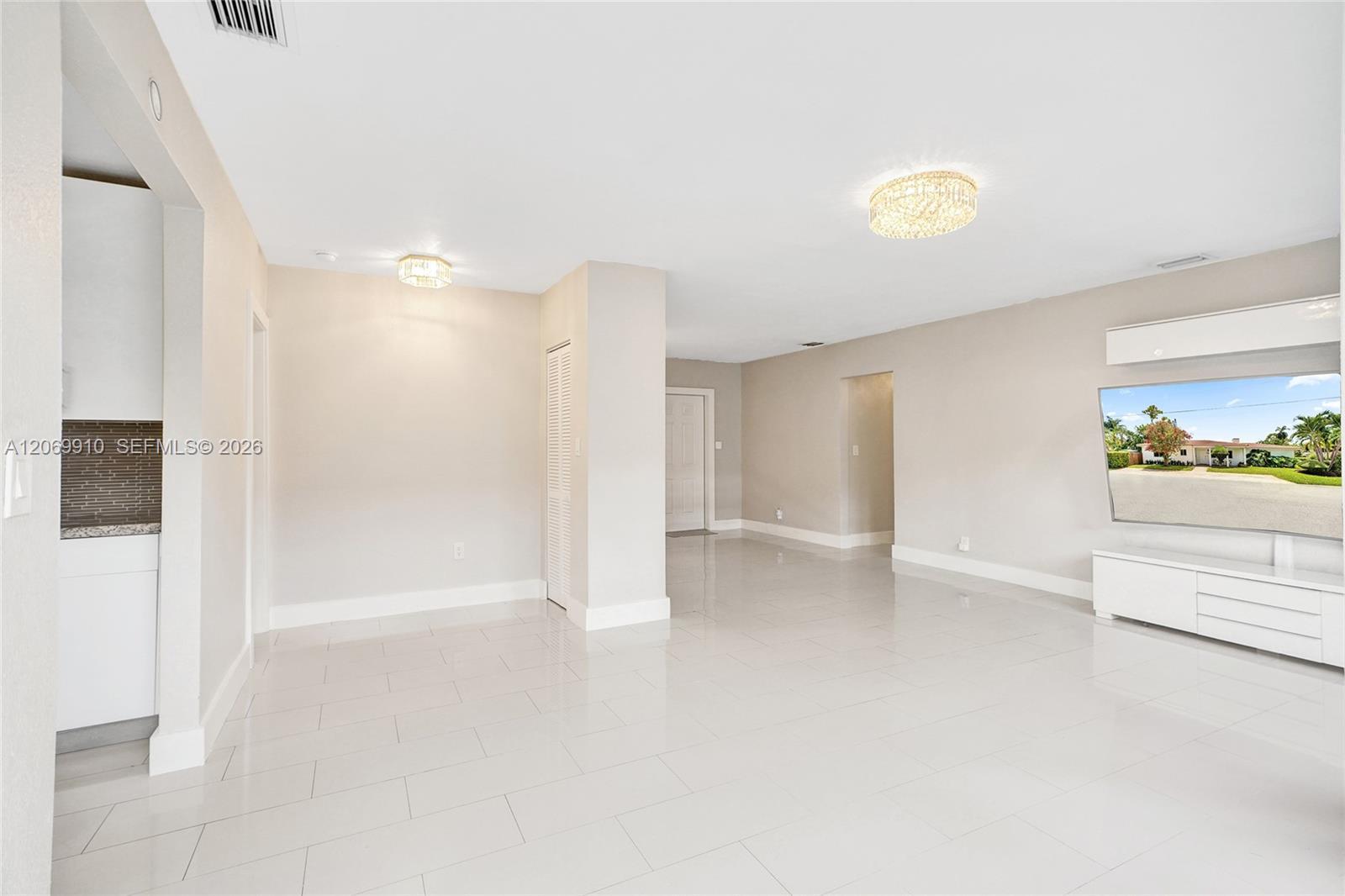 1146 NE 17th Ter, Fort Lauderdale FL 33304 photo 4
