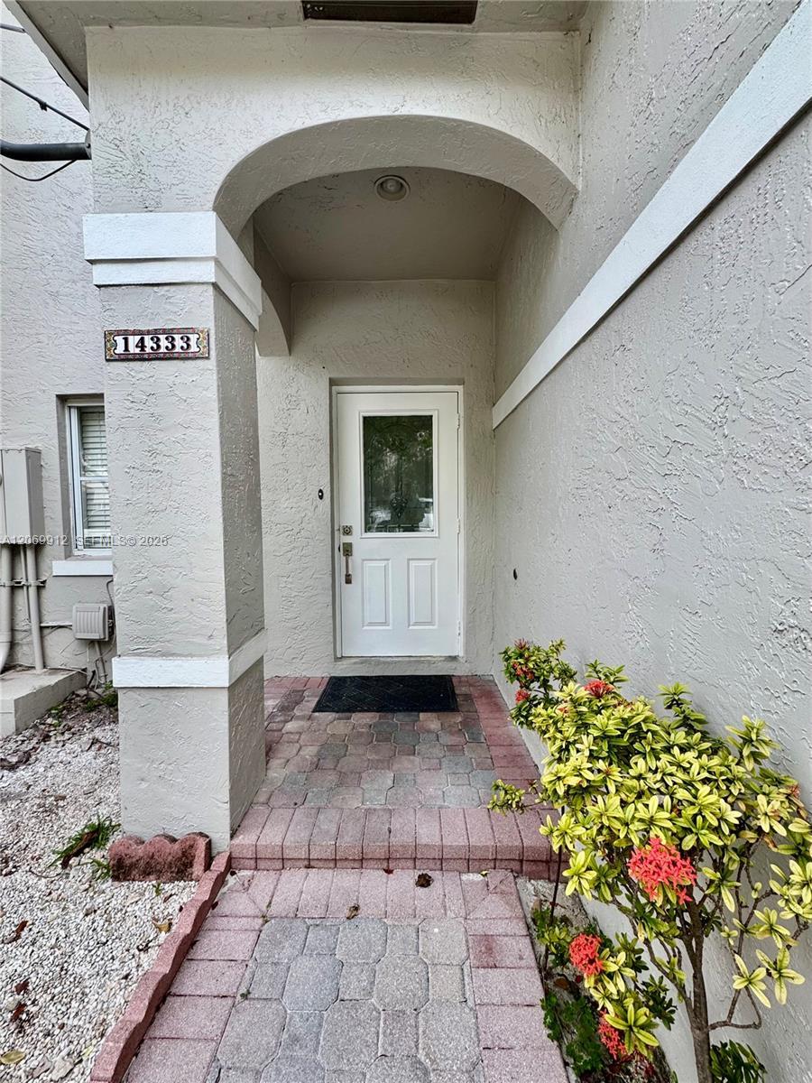 14333 SW 125th Ct, Miami FL 33186 photo 2