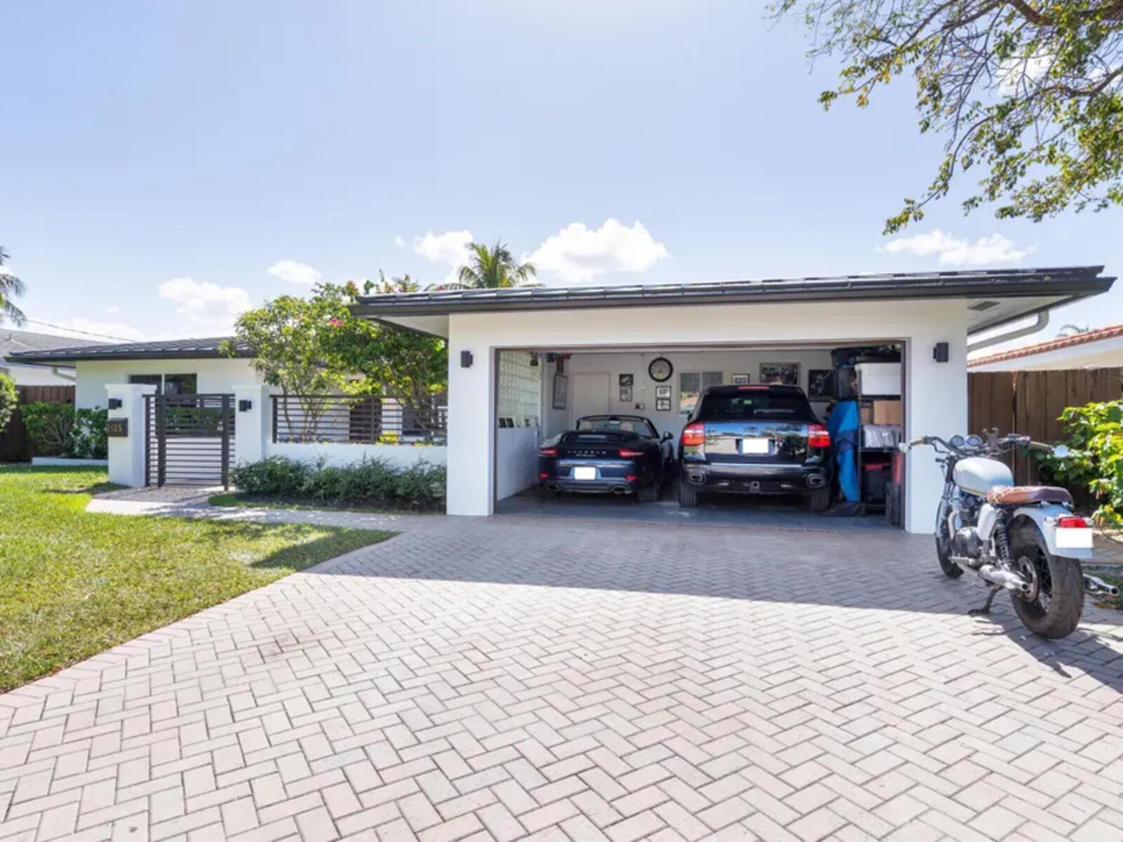 2125 NE 17TH Terrace, Wilton Manors FL 33305 photo 3
