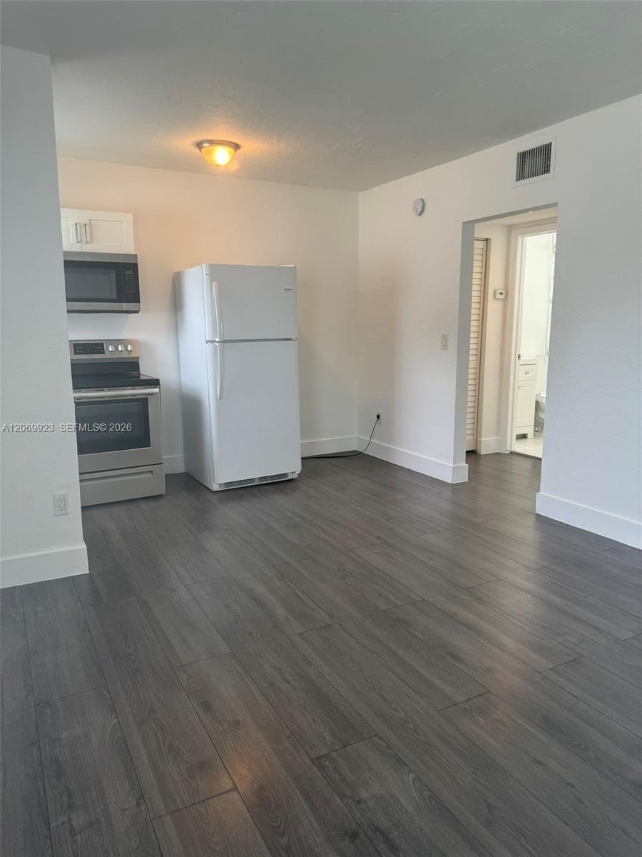 2150 NW 24th St # 4, Miami FL 33142 photo 2