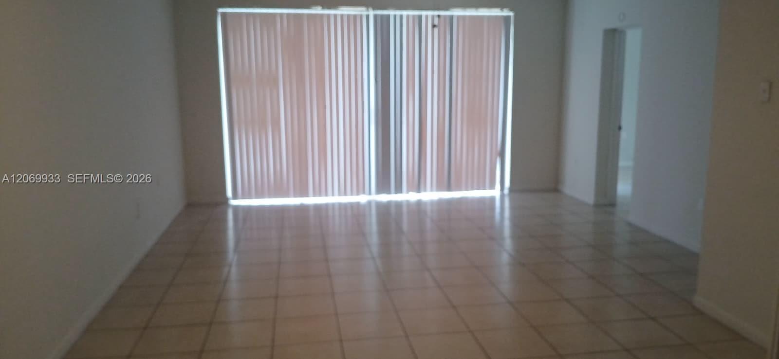 1591 NE Miami Gardens Dr # 205, Miami FL 33179 photo 2